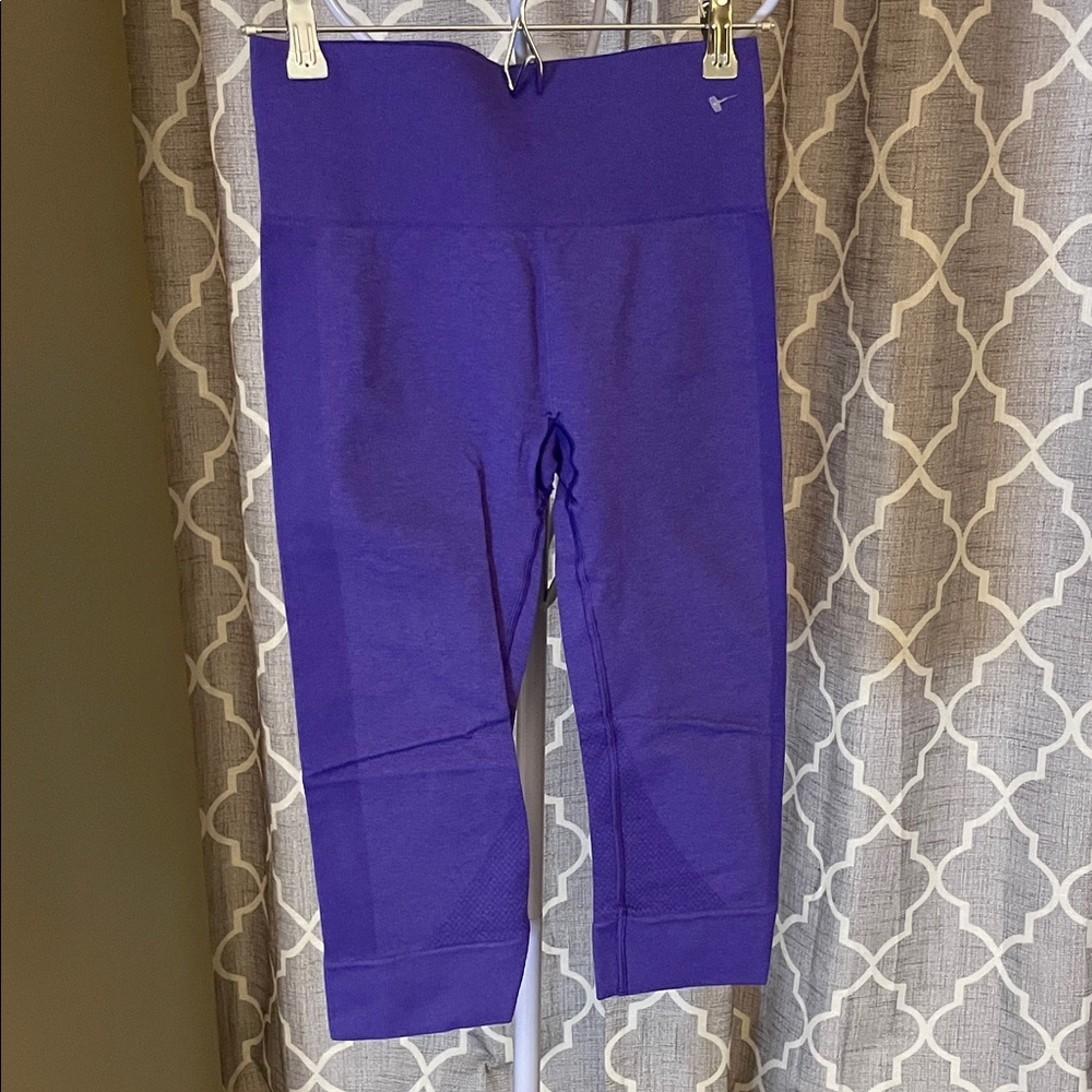 Lululemon Athletica Purple Cropped Pants